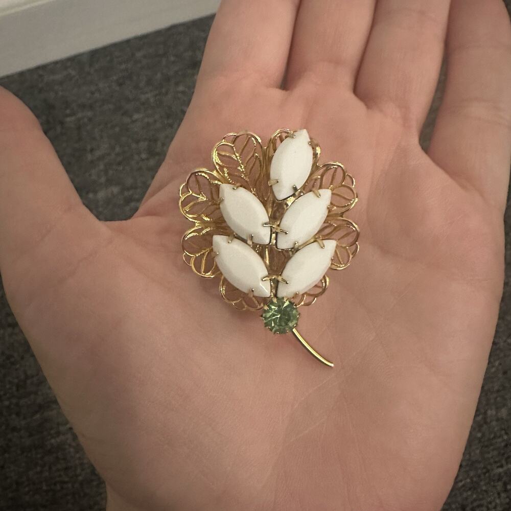 Vintage Milk Glass Flower Leaf Pin Brooch